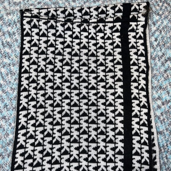 Michael Kors Infinity Scarf - Picture 2 of 3